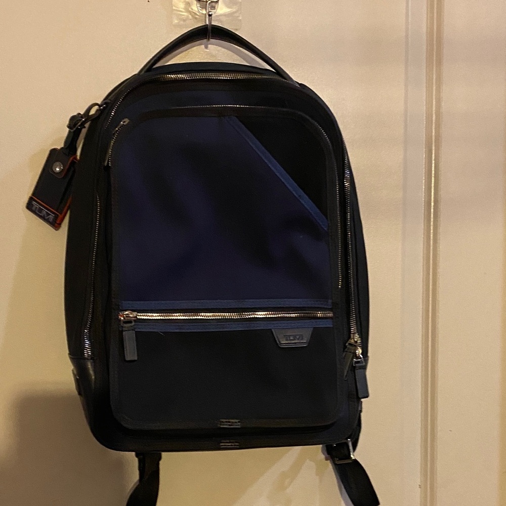 TUMI 

Midnight Navy Harrison William Medium Laptop Backpack